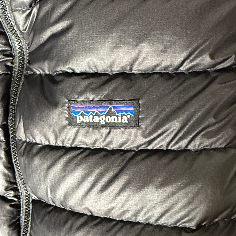 Patagonia Men's Black Puffer Vest - Picture 3 of 6